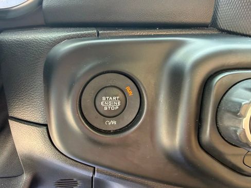 Used 2021 Jeep Wrangler Unlimited Sahara AWD/4WD image 35