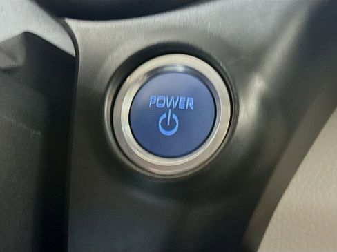 Used 2024 Toyota Sienna Limited image 19