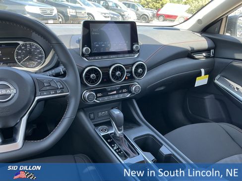 New 2025 Nissan Sentra SR w/ Midnight Edition image 7