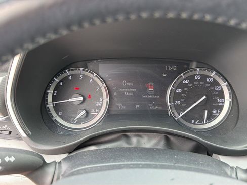 Used 2020 Toyota Highlander Platinum w/ Preferred Accessory Package AWD/4WD image 13