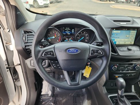 Used 2017 Ford Escape SE w/ Equipment Group 201A image 9