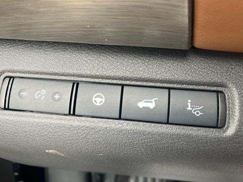 Used 2024 Nissan Pathfinder Platinum AWD/4WD image 14
