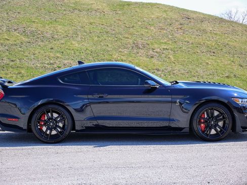 Used 2021 Ford Mustang Shelby GT500 w/ Technology Package image 19