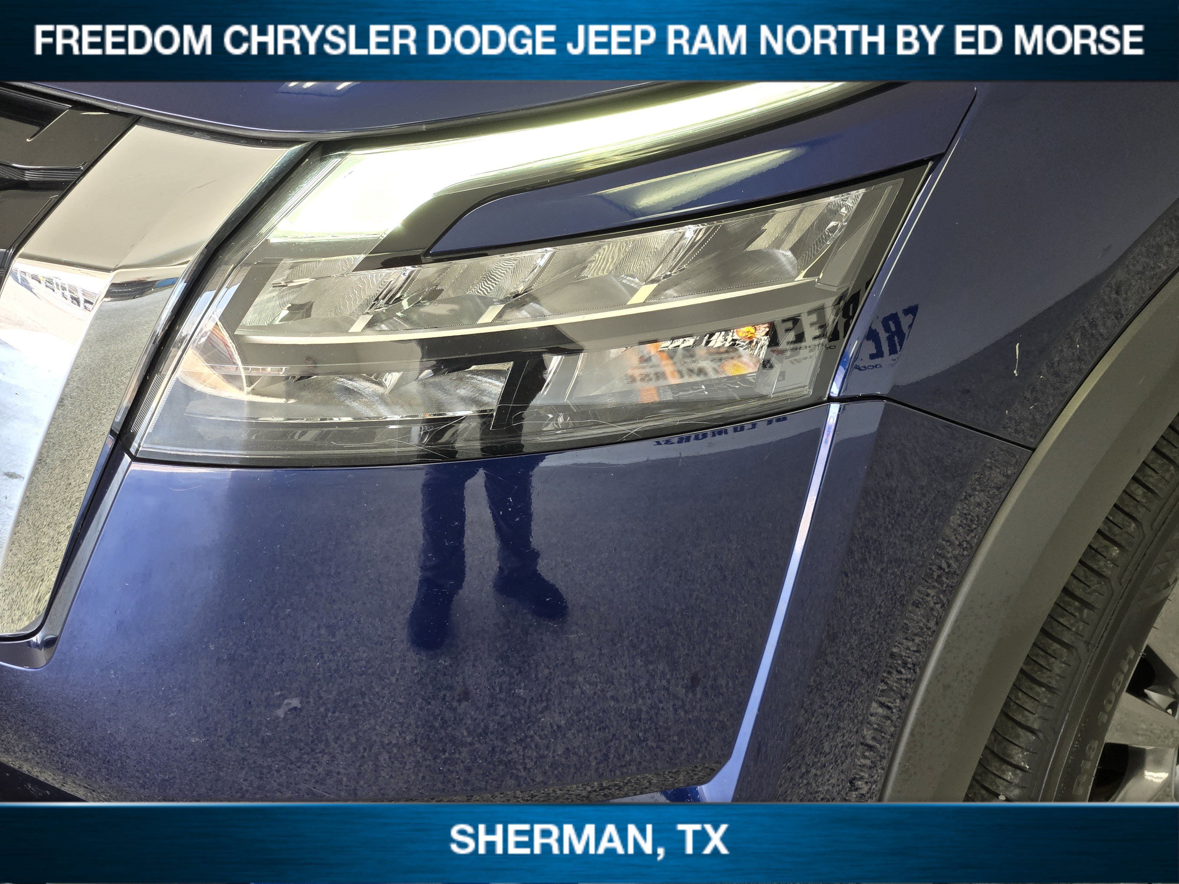 Used 2025 Nissan Pathfinder SV FWD image 5