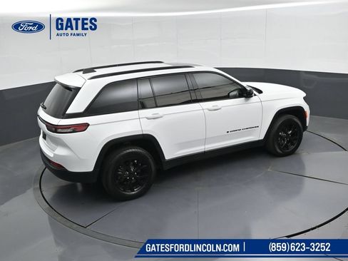 Used 2025 Jeep Grand Cherokee 4WD image 54