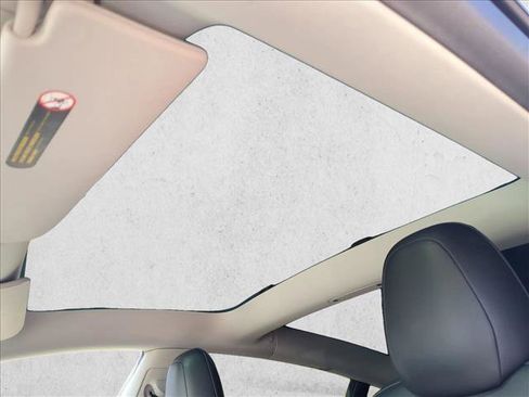 Used 2022 Tesla Model 3 Performance image 16