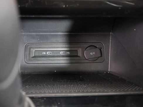 Used 2023 Volkswagen Atlas Cross Sport SEL R-Line image 5