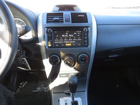 Used 2012 Toyota Corolla S image 23