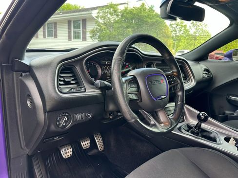 Used 2019 Dodge Challenger R/T w/ Blacktop Package RWD image 10