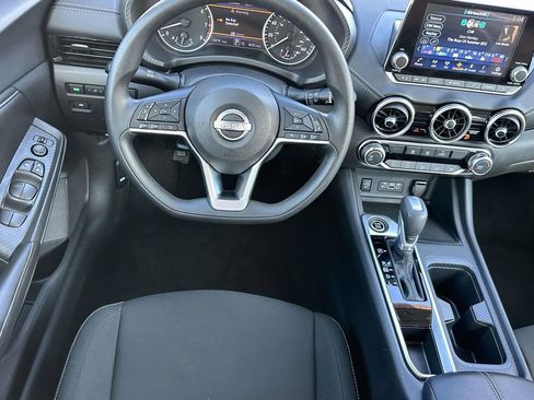 Used 2025 Nissan Sentra SV FWD image 8