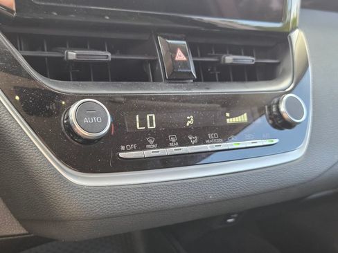 Used 2025 Toyota Corolla LE FWD image 20