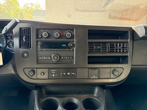Used 2022 GMC Savana 2500 w/ Driver Convenience Package RWD image 10