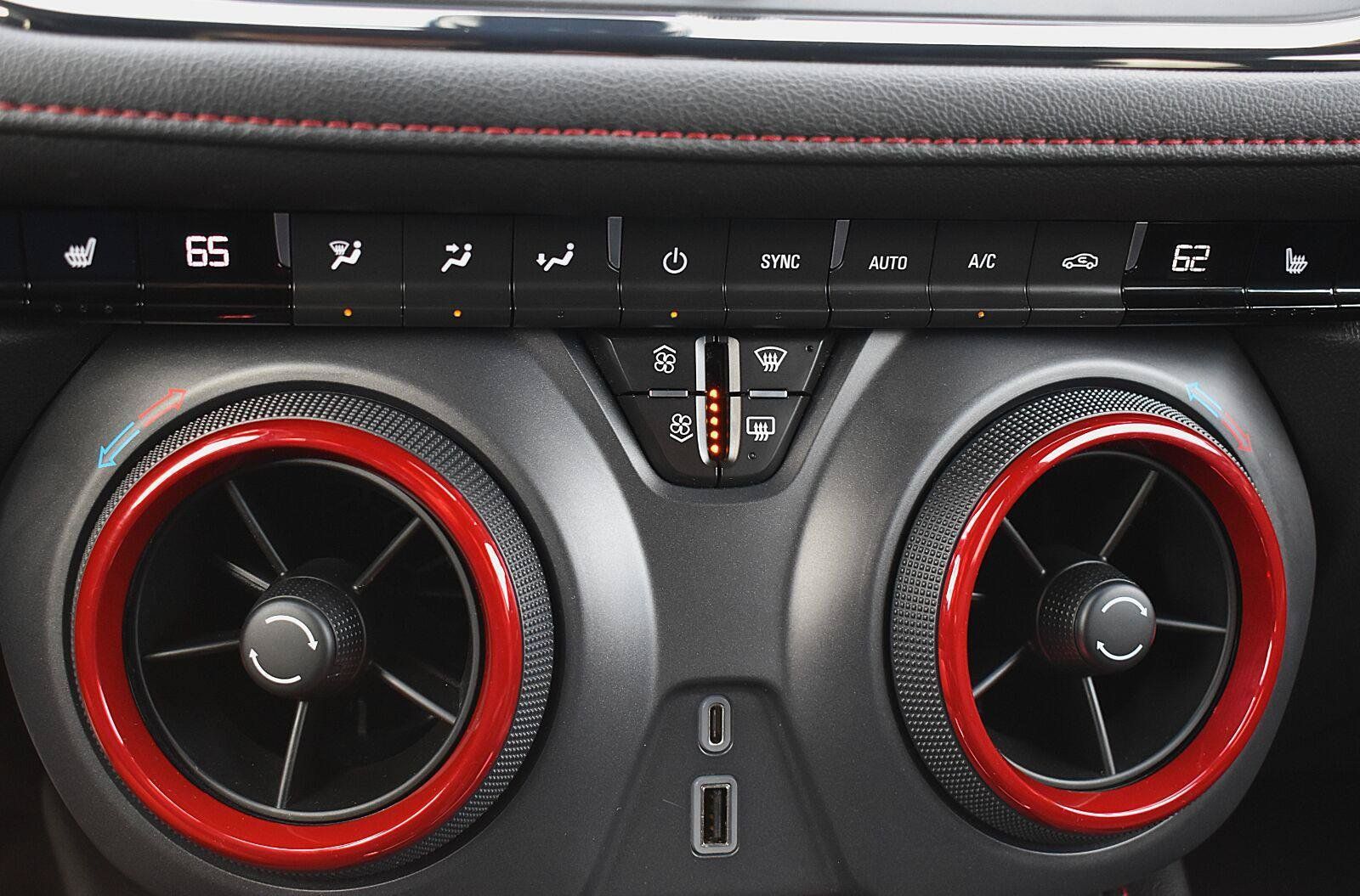 Used 2021 Chevrolet Blazer RS FWD image 9