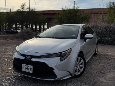 Used 2021 Toyota Corolla LE FWD image 1