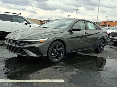 New 2026 Hyundai Elantra Sport image 2