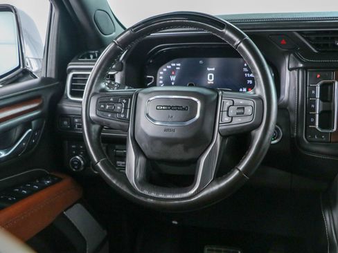 Used 2023 GMC Yukon Denali Ultimate AWD/4WD image 13