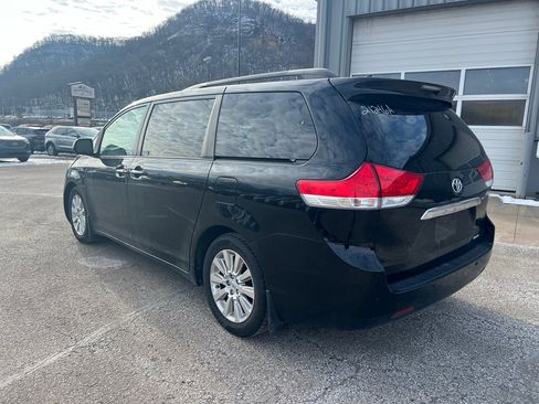 Used 2011 Toyota Sienna Limited image 4