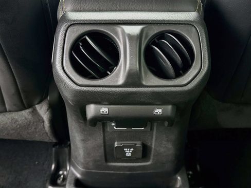 Used 2023 Jeep Wrangler Unlimited Sahara AWD/4WD image 30
