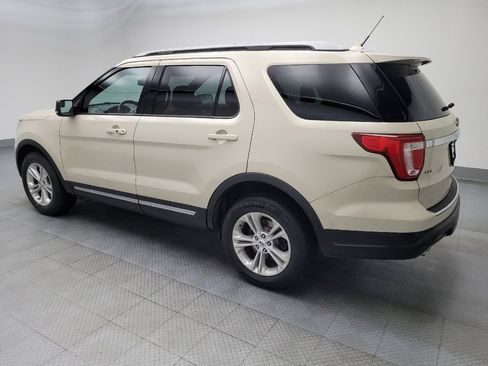 Used 2018 Ford Explorer XLT w/ Equipment Group 201A image 3