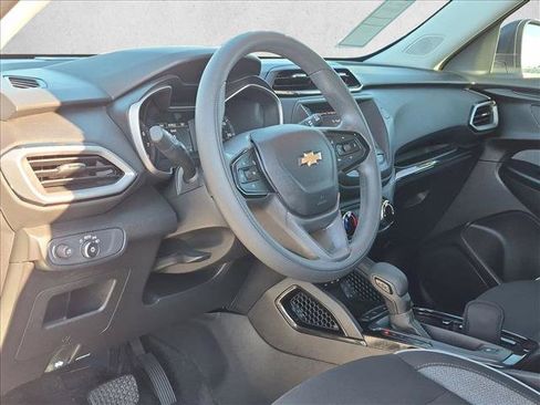Used 2023 Chevrolet TrailBlazer LS FWD image 9