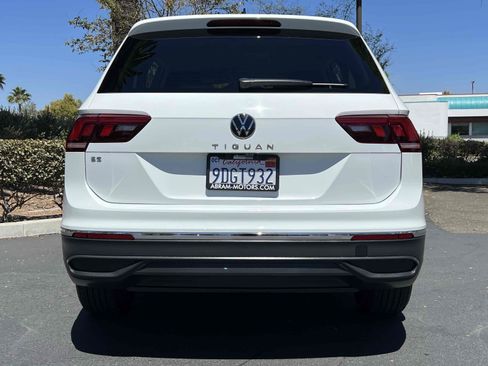 Used 2022 Volkswagen Tiguan SE FWD image 16