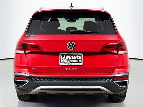 Used 2023 Volkswagen Taos SE image 5
