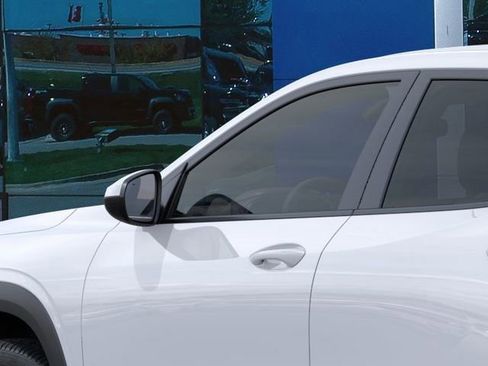 New 2026 Chevrolet Trax LS w/ LS Convenience Package FWD image 12