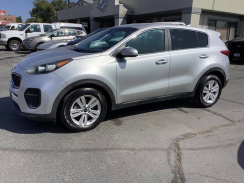 Used 2019 Kia Sportage LX image 14