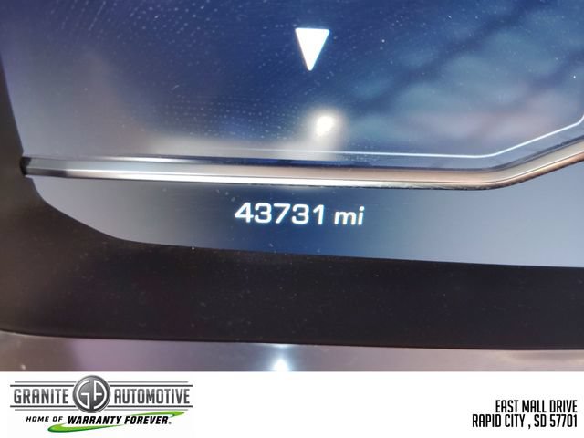 Used 2024 GMC Yukon XL AT4 w/ Technology Package AWD/4WD image 17