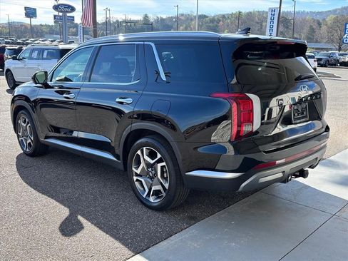 Used 2024 Hyundai Palisade SEL image 2