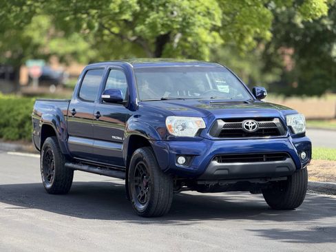 Used 2015 Toyota Tacoma PreRunner image 2