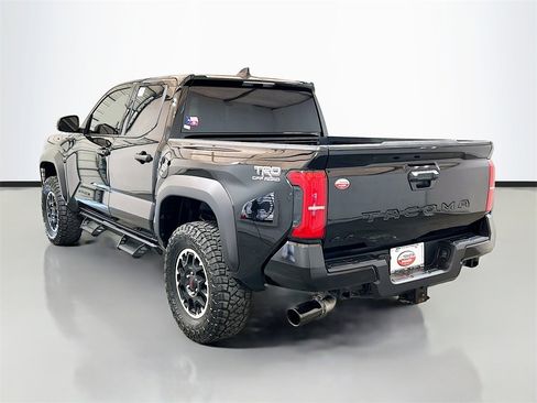 Used 2025 Toyota Tacoma TRD Off-Road image 6