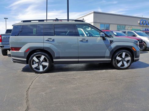 Used 2025 Hyundai Santa Fe Limited FWD image 18