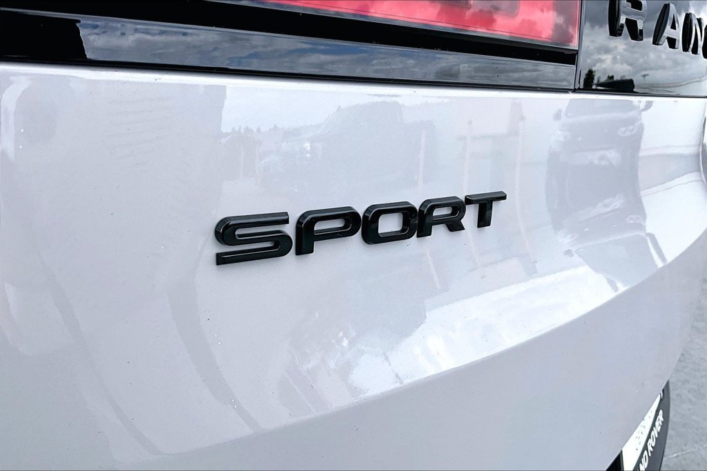 New 2026 Land Rover Range Rover Sport Dynamic SE AWD/4WD image 9