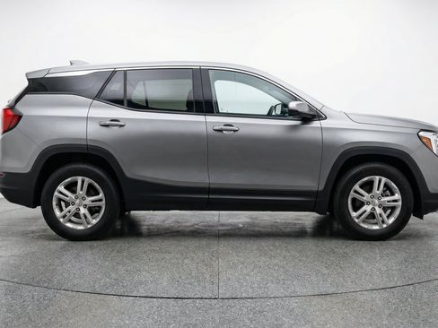 Used 2024 GMC Terrain SLE FWD image 11