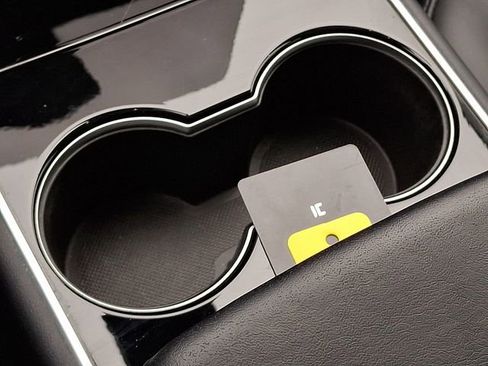 Used 2018 Tesla Model 3 Long Range image 31