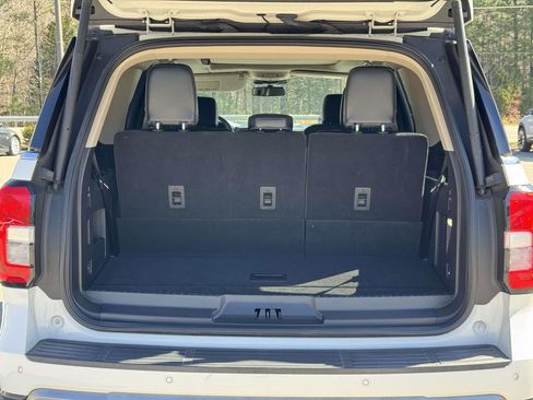 Certified 2022 Ford Expedition XLT image 15