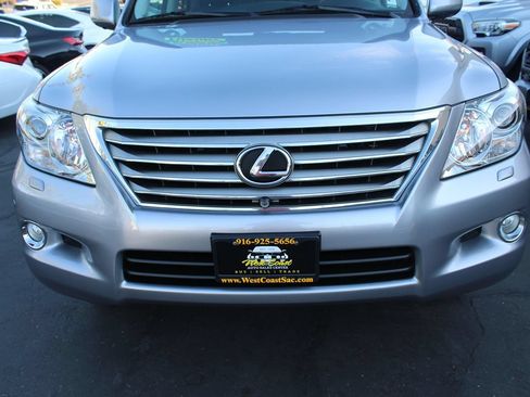 Used 2008 Lexus LX 570 4WD w/ Technology Pkg image 9
