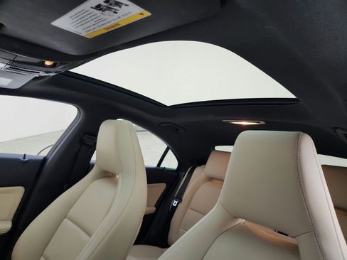 Used 2019 Mercedes-Benz CLA 250 image 18