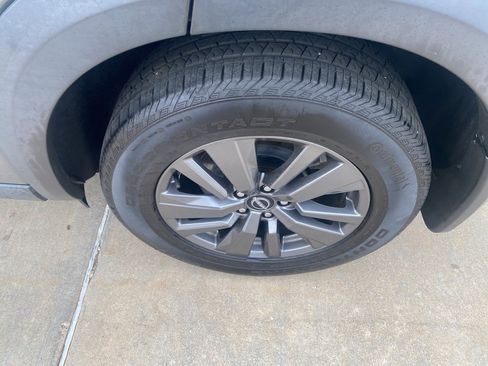 Used 2022 Nissan Pathfinder SV w/ SV Premium Package image 9