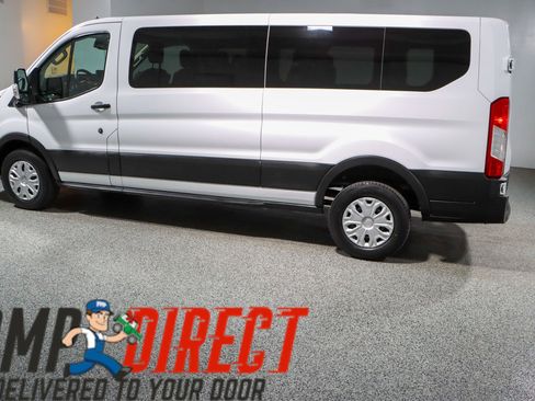 Used 2023 Ford Transit 350 XLT image 10