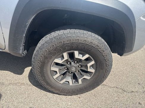 Used 2023 Toyota Tacoma TRD Off-Road w/ Advanced Technology Package image 14