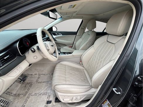 Used 2019 Genesis G70 3.3T Design image 2