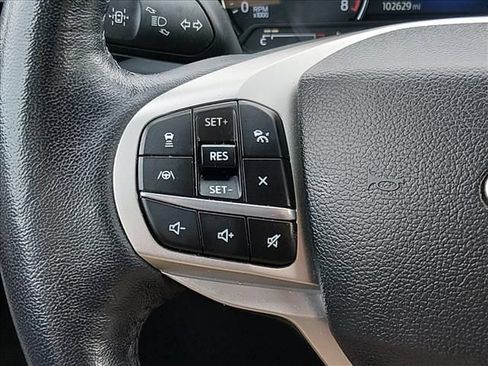 Used 2023 Ford Explorer XLT w/ Equipment Group 202A AWD/4WD image 24
