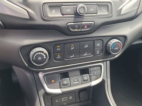 Used 2024 GMC Terrain SLE FWD image 25
