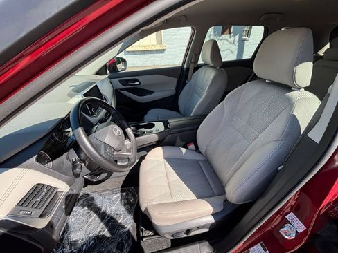 Used 2025 Nissan Rogue SV FWD image 39