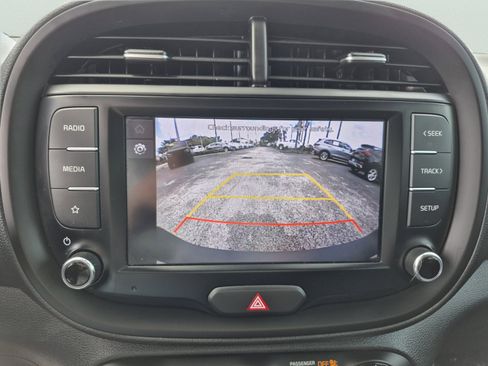 Used 2022 Kia Soul LX w/ Technology Package FWD image 23