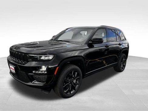 New 2025 Jeep Grand Cherokee Limited image 3
