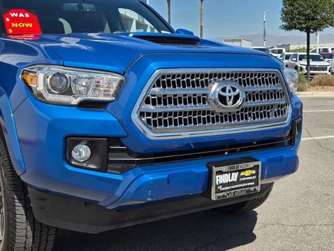 Used 2017 Toyota Tacoma TRD Sport RWD image 8