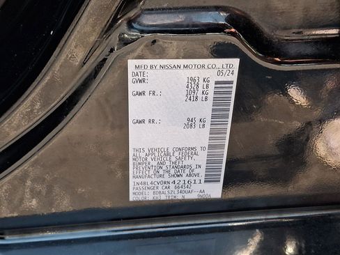 Used 2024 Nissan Altima 2.5 SR w/ SR Premium Package FWD image 27